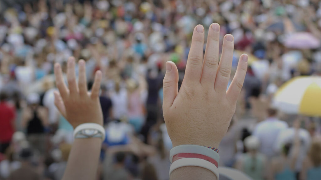 Franklin Graham preached to 30,000 people in Belarus; French legislature rejects legalization of suicide; Bibles for the World will distribute 1.4 million copies of John